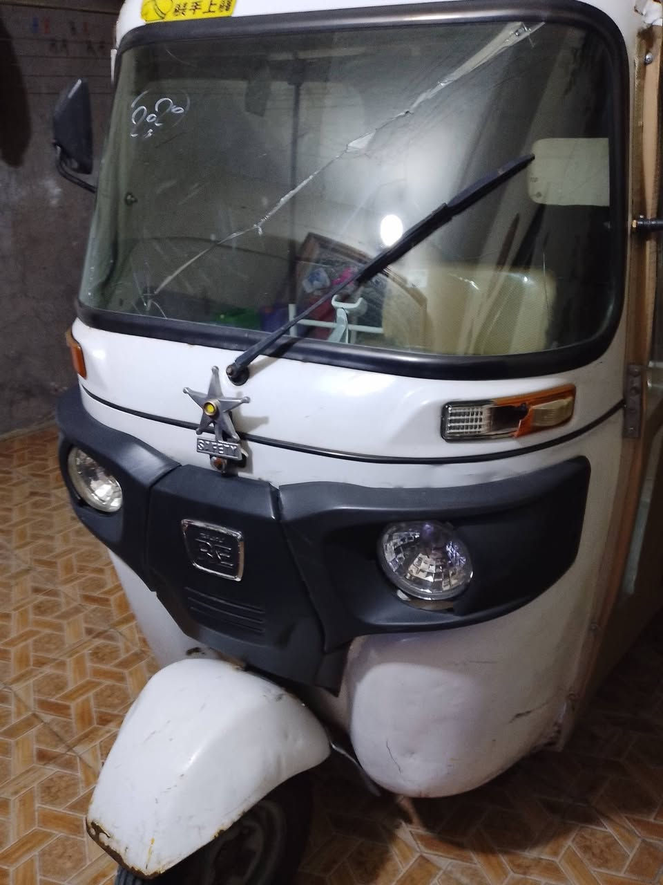 السلام عليكم عندي تك تك ٢٠٢٠ رقم وسنويه. باسمي شوكت متحب احول   ضربه بل لغد من الجهتين  وبيهه عواج من الستيرن   مجفته جديد  مكاني بغداد حي العامل ***********
