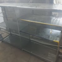 ميز مبايلات اي شي يصير السعر ٥٠ وبيها مجال الرقم 07801168358