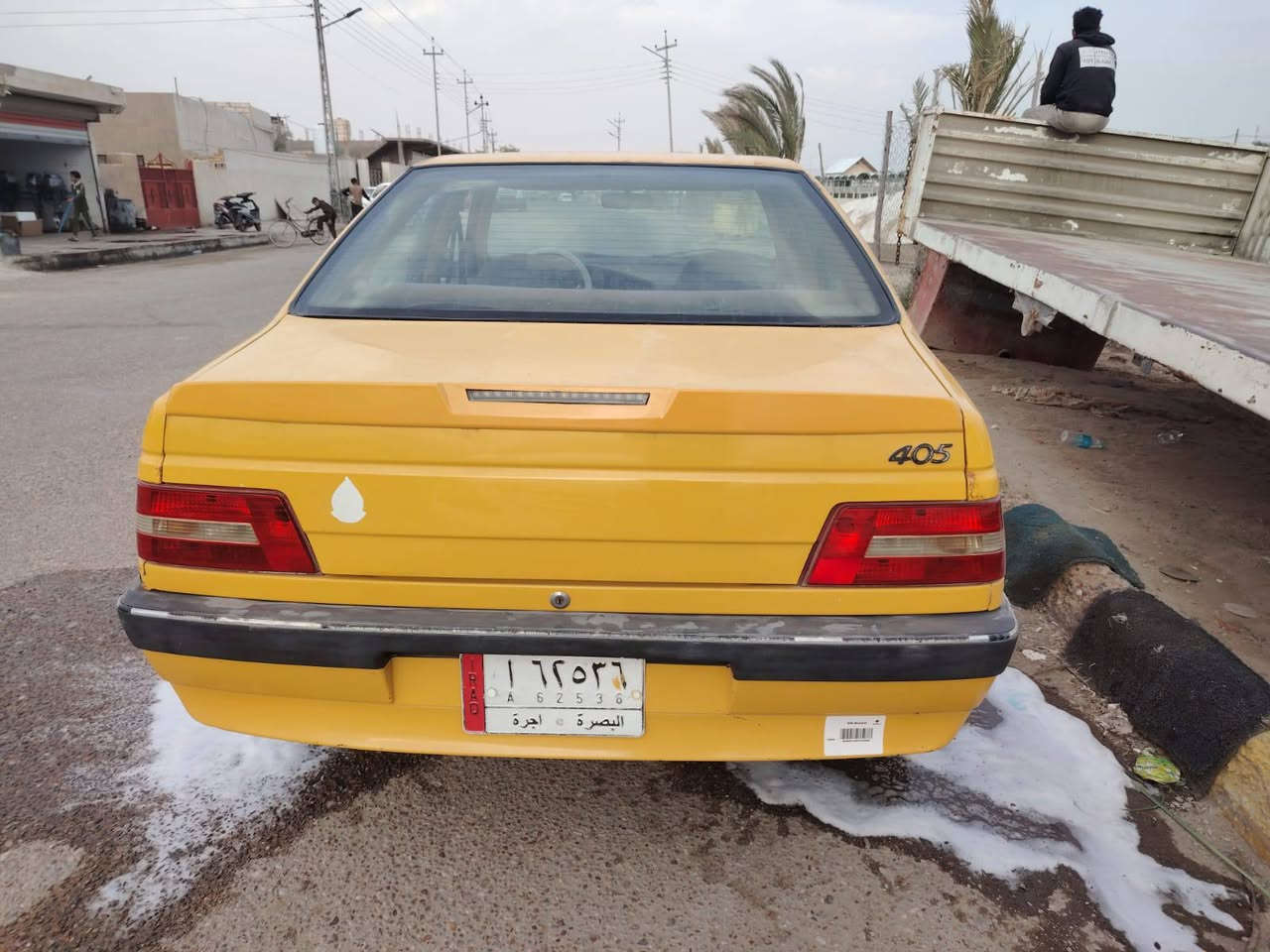 سلام عليكم خوان بيجو 405 مديل 16 سياره كفاله ما عده الضربه الي بلجاملغ موضحه ب مدكر امامي سنويه منتهيه ب 21 سياره جاهزه من كلشي كير ومكينه وتبريد 
العنوان بصره ابو خصيب الهاتف   ***********
غير متواجد ع فيس
