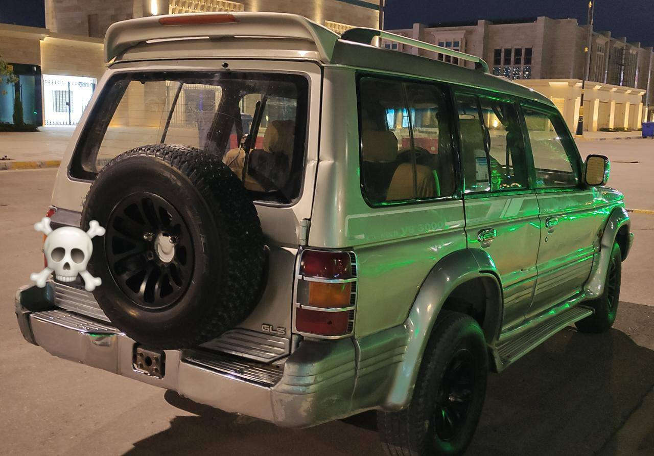 للبيع او مراوس بسيارة وانطي فرق ( مستعجل )
باجيرو رقم بغداد تحويل مباشر 
مكينة نظيفة
الكير بي مشكلة بس بك يُشَتغلً
السياره بلاديه مكينة وكير والبدي هم بلادي
مكاني كربلاء
***********
