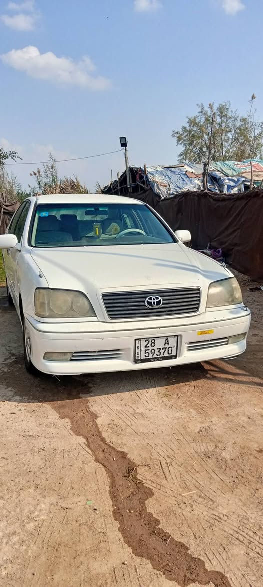 سلام عليكم للبيع ملكه جنون السياره رقم نجف انكليزي راعيها يمي سنويه ال ٣٠   جاهزه مكينه  ففيتي كير تبريد تلج  تخم تاير جديد  كله جديد ما اذب عليه ربع كبل للشارع مكفوله من الكصه ونقل الجثه.         بيها ضربه بل صفحه مال الصدر    السعر ١٢٥  اتصل وتدلل *********** مكان سياره  عباسيه
