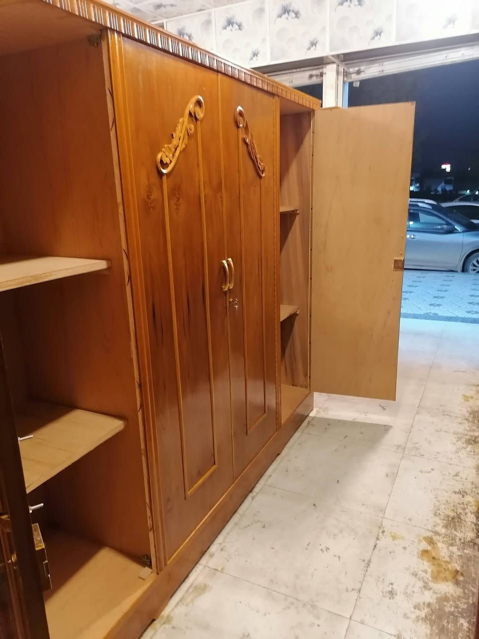 كنتور ٤ باب نقش زان جديد شغل توكمه درجة أولى معرض ابو حسن حي السكر مقابل ساحه غاز السكر ت *********** مستعدون لشراء غرف النوم والكناتير المستخدم
