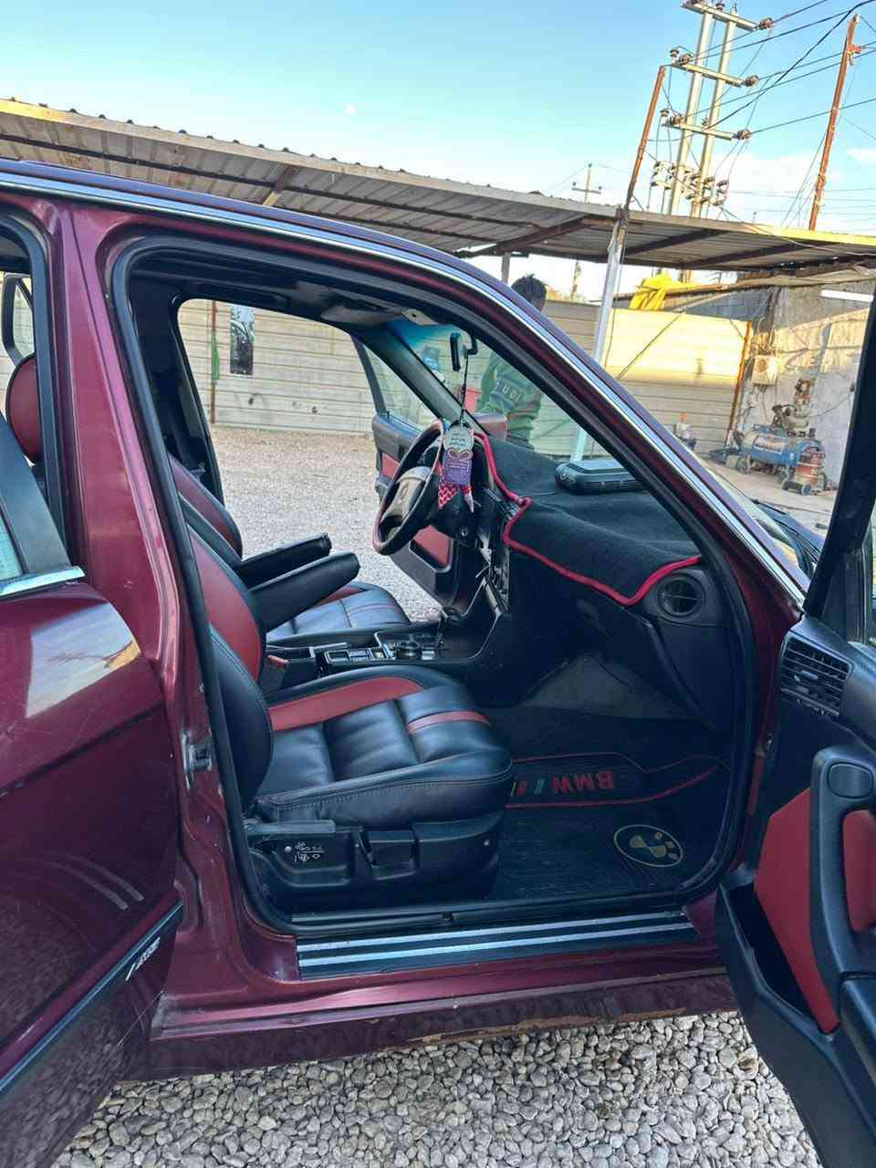 لسلام عليكم BMW حجم 525 لل بيع او المراوس حسب الرغبه. سياره جاهزه  تبريد  وي السويج مكينه كير اوتماتيك شرط لا تنقيص لا تبخير كهربائيات كله شرط  سياره حلو مال جناي شرط التحويل السعر 58 وبيه مجال  تواصل *********** العنوان بابل
