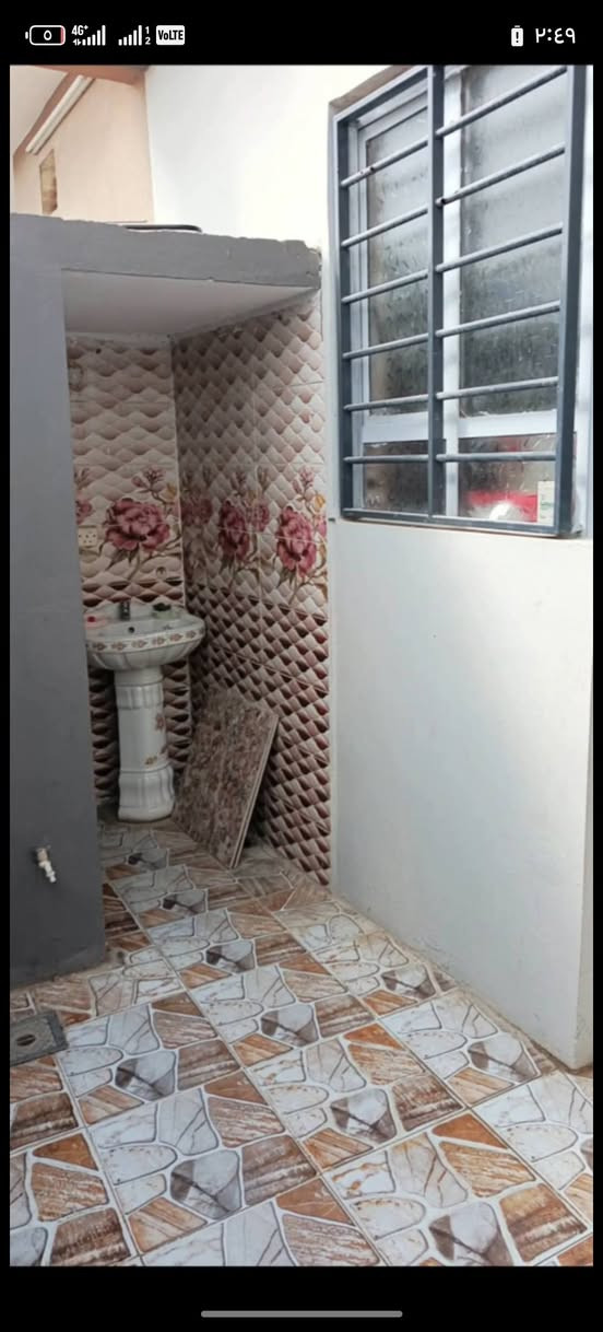 بيت للبيع حي الانتصار شارع 30
مساحته 110 أمتار مقابيل جامع خديجة تبليط جديد وخدمات كامله سند ملك صرف طابو الزهور شرط التحويل يتكون من غرفة وهول واستقبال ومطبخ ومشتملات وبيتونه فول

السعر 62 وبي مجال للتواصل

,, ***********

,, ***********
