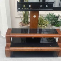 ميز تلفزيون • أثاث منزلي • ديكور منزلي