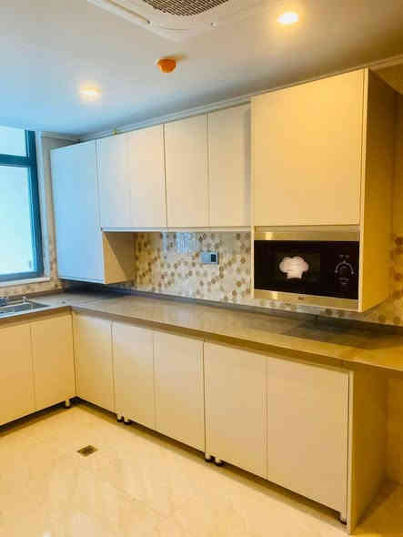 يعلن معمل الغري  عن عمل كافيه الكاونترات بااسعار مناسبه جدا جميع الموديلات التركي والسباني واج دي اف الداخل المنيوم والخارج اج دي اف .للإستفسار على الرقم *********** بي واتساب
