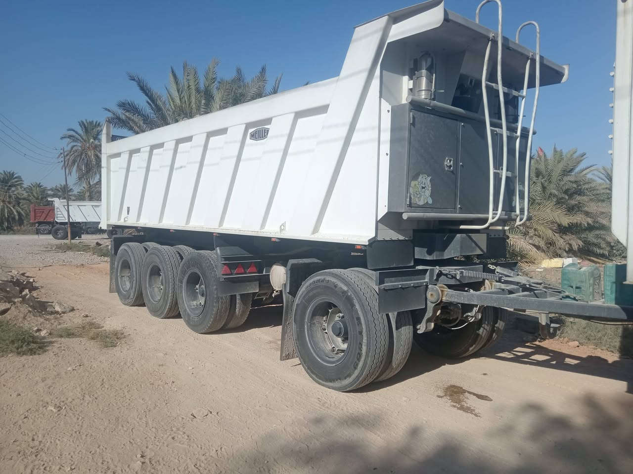 سلام عليكم مقطوره للبيع تسكام ابودواد فلوج تخم تاير مديل ٢٠٢٥ طول ٧٤٠ ارتفاع ١٤٠ تسكام جديد ***********
