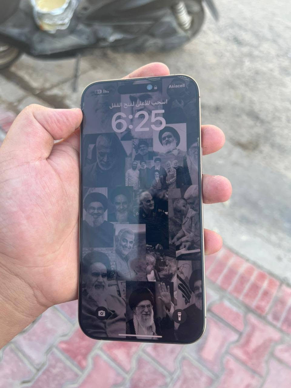 سلام عليكم
جهاز 16برو ماكس
بطاريه ١٠٠
عدد الدوارات 134
جهاز بعده جديد شخططط مابي
وبعده ب ضمانن
 كامل ملحقاته
ذاكره ٢٥٦
ملاحضه###,, هاي الفطر مال جامه و كامره  لزكه
السعررر 1550 بس مجال للشراي
العنوان#بغداد المشتل
الرقم #***********
