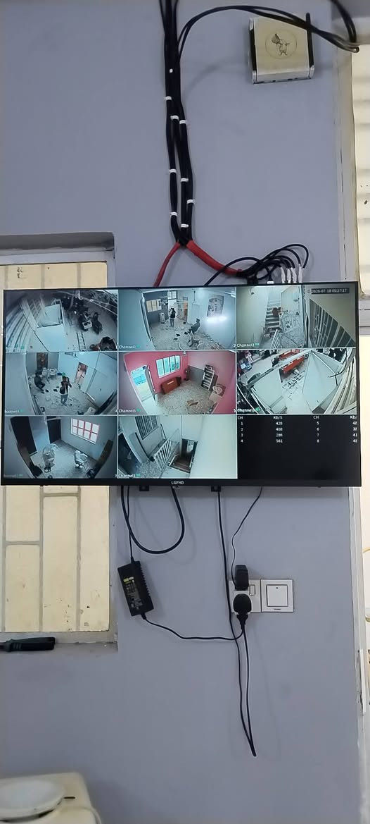 على بركة الله تعالى
تم تأمين مركز تجميل ب ٨ كامرات مراقبه من ماركة دهوا اصلي 2 ميكا
كيبل كوكصل دبل جاكه نحاس
بوكسات حماية مطرية لكامرات
٤ كامرات داخليه
٤ كامرات خارجيه
ترتيب اسلاك الكامرات ضاهري حسب طلب الزبون
محول ١٠ ملي امبير لتغذية جميع الكامرات
كيبل اجدي 4k
عنوان عملنا بابل الحمزة الغربي قرب مجمع زيد وايهم
للتنصيب او لصيانة الكامرات الاتصال على الرقم *********** او مراسله الصفحة عين الأمان كاميرات المراقبة
والله ولي التوفيق ♥️
