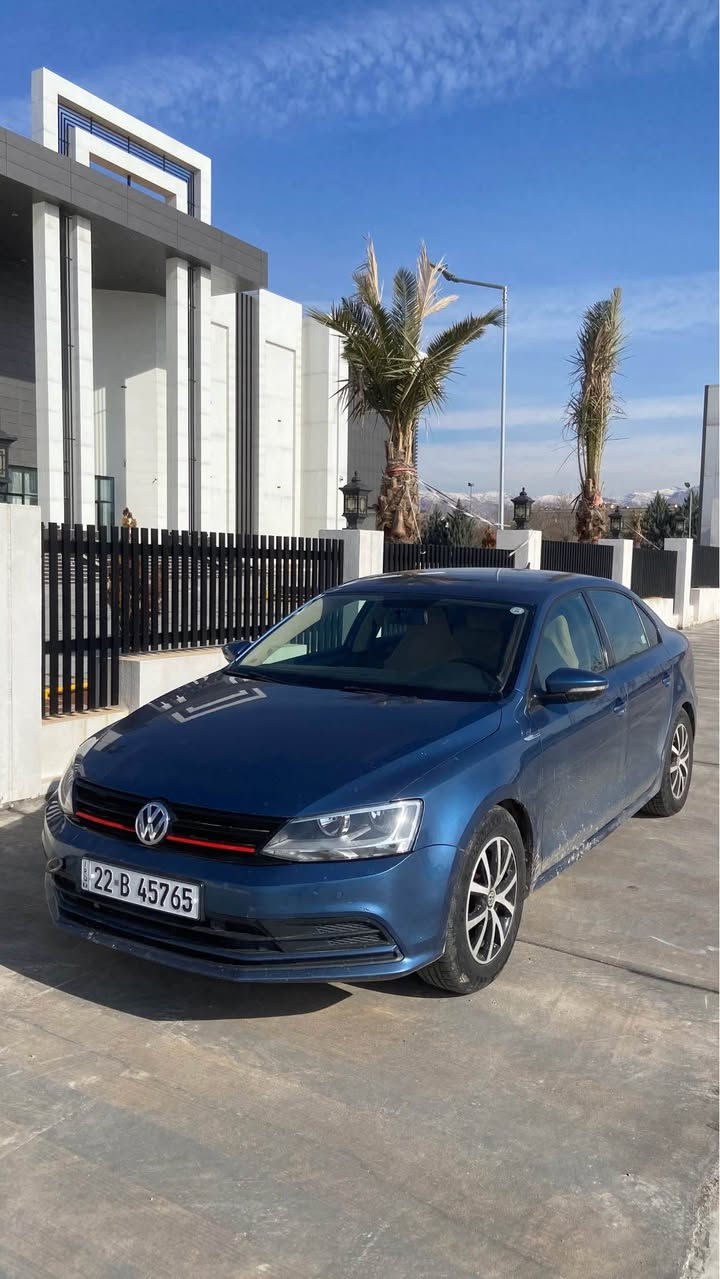 جیتا مۆدیل ٢٠١٥خلیجی مەکینە ٢٠بی تۆربۆ کلینە بی سبوخە بی تعدیلە هەیکەلی زۆر جوانە بی مەسروفە بەس دوو بست لە سەقفی کليری هەلداوە کلێرم کردۆتەوە لە خەسل هەلیدا سەیارەکە بە ناوی خۆمە بی مەسروفە گێر مەکینە بە شەرتە هەموو شتی بە شەرت  سعری ١١٧مەجالی تێدایە
*********** اكر, نينوى
