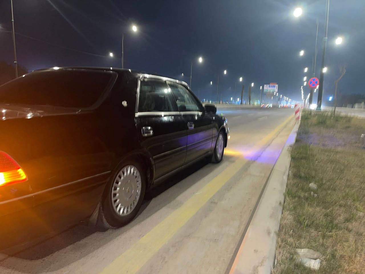 سلام عليكم راس الثور فلات لبيع مكفوله بيها بس قماره رقم نبار مديل 97 مكينه 3000 فيشتين وبطل المكان نجف السعر 80  تخم تاير حداديه تبريد عايز بس غاز *********** سياره خير من الله ماعايزه شي مالت جناي
