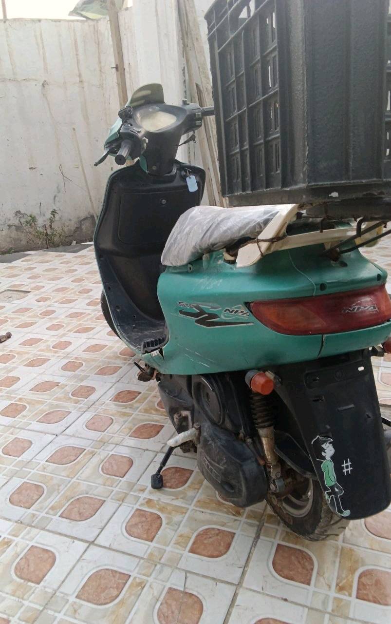 السلام عليكم 
دراجة فراشة مكينة مامفتوح شلعه معدل 140  دراجه مرتبها ع ايدي كهربائيات كلها شغاله عداد سرعه عداد بانزين شغالات بس باتري كاعد دراجه مرات طلع دخان ابيض خفيف دهناها  اخلي ياقوت ومداريها مو مال لعب وهاي سوالف دراجه مال جناي كلها بلاديه بس السبايدر مكسور مالتها ((( ترهم مراوس حسب قناعه الطرفين ))  
 عنواني بابل الحمزه الغربي 