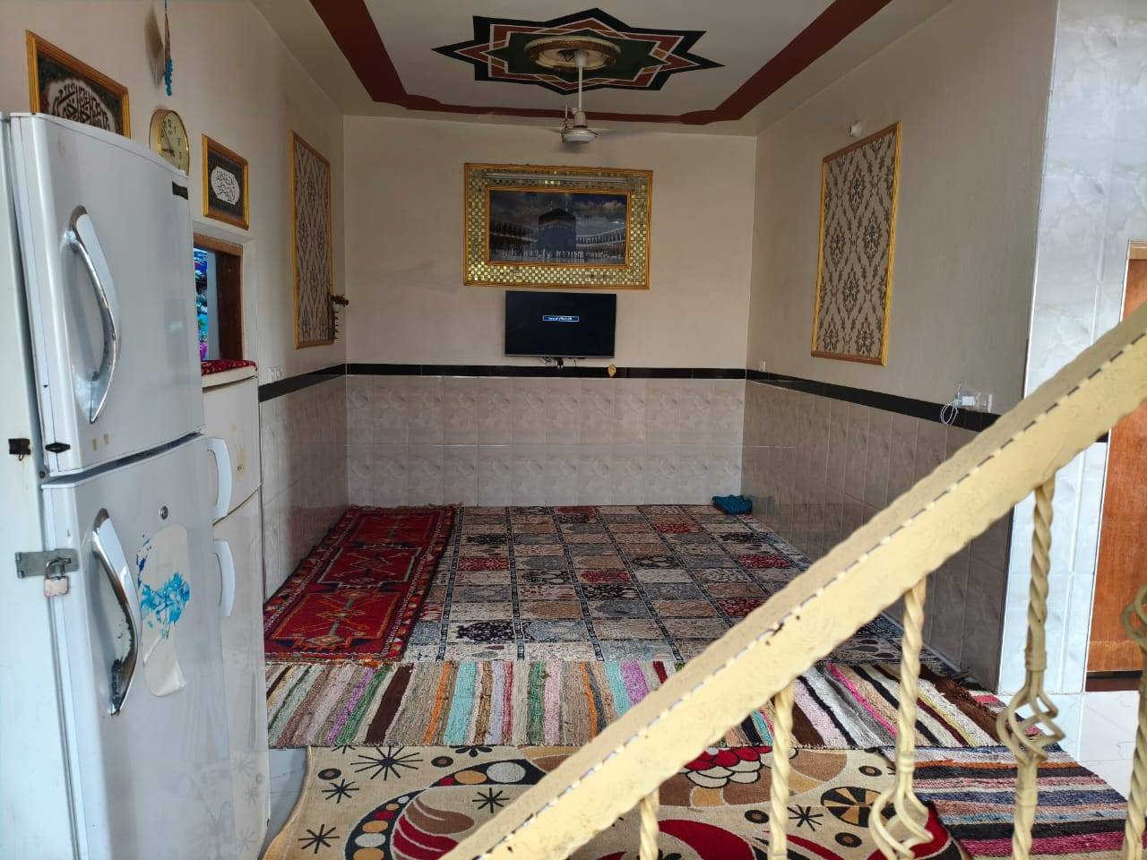 دار المساحة ٤٠٠ متر طابو سند ٢٥ تجاري قرب سيطرة ٦٠ بناء درجة أولى يتكون من غرفتين وصاله ومطبخ واستقبال وكراج سيارة ومحلات تجارية للاستفسار الاتصال على الرقم *********** او مراجعة مكتب الديار شارع العلوة
