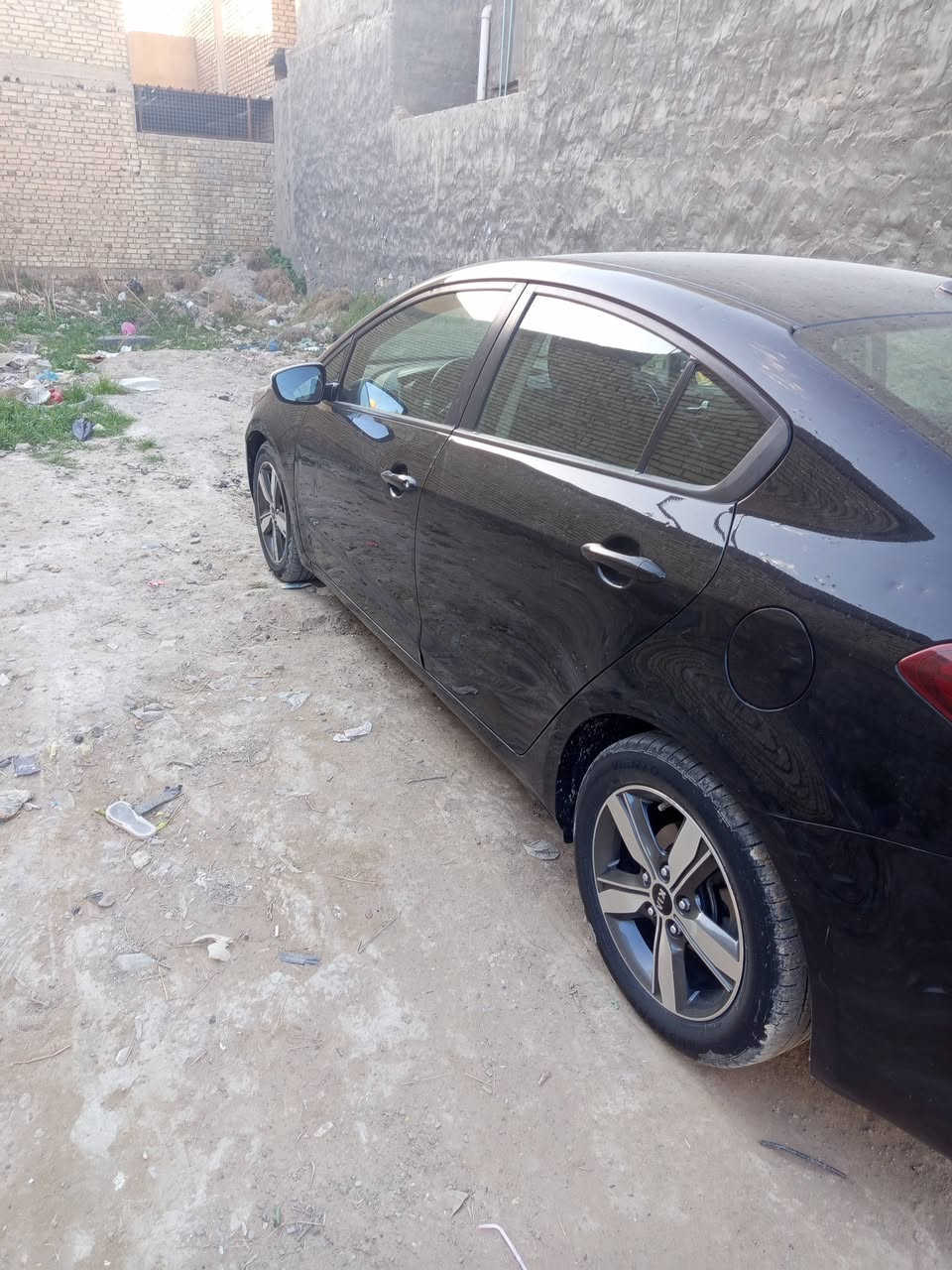 السلام عليكم
كيا فورتي للبيع وارد امريكي موديل 2018 مواصفات s معروفه مكينه 2000 دوش وكير السياره خير من الله حادثه بنيد وباب مبدل ما واصل للشاصي وناقصه راديتر التبريد السعر 125 وبي مجال 
رقمي ***********
