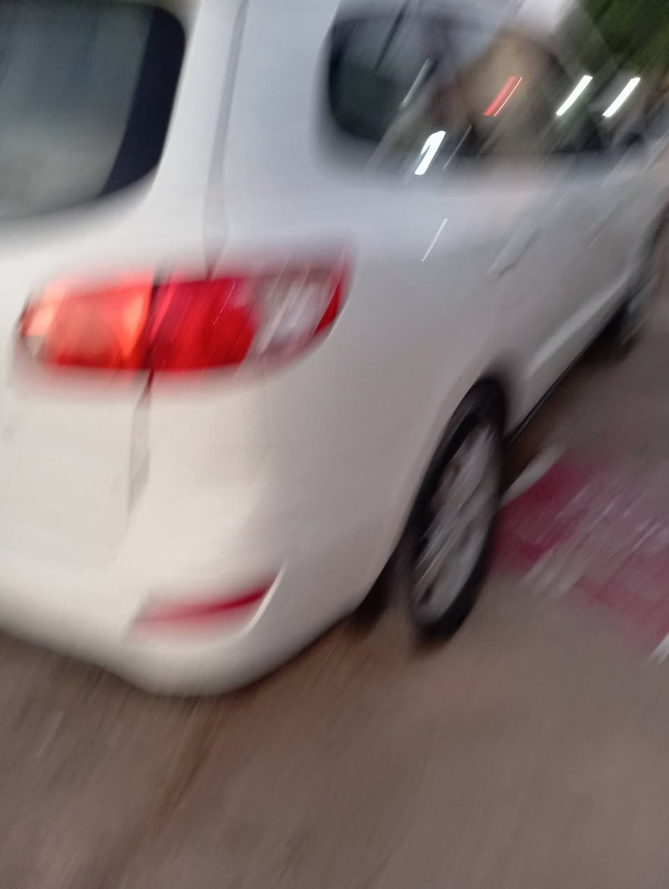 السلام عليكم سياره سنتافي 2010اللبيع متجايه جهه اليمنه رقم  انكليزي جديد بسمي تحويل ثاني السياره موجوده بكربلاء اخوان المو شراي رجان لايتصل واليحب هاذا رقمي ***********
