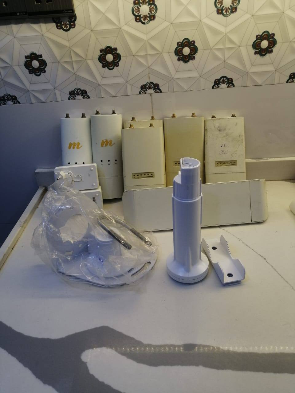 اومني 2.4 حجم كبير يستخدم للبث M2 نانو ستيشن او بور بيم M2
سويج  1009 بلاص

سيار راك جديد بالكارتون

مــــــــــــــــــيموسا 56V مفتوحه كامله مصفره بدون ايميل
 

روكت XW قطعه جدا نضيفه

                                                    قطعه M2 ستيشن 

عاكس فاربر

عاكس مكزما 900

عاكس 900 البنفسجي

عاكس 901 الاسود

912 6g قطع جدا جديده
زوجين 

بور بيم  عدد قطع نضيفه جدا

لايت بيم زوج جدا نضيف

 

سويج 1036 بلاص جديد بالكارتون

2011 شاشه

سويج سسكو 29650

سسكو 24 بورت كيكا 2960

هب تيبلنك 16 بورت

سكتر  زاويه 120  عدد  قطعه مع اسميات 

سكتر مع 912 عدد  

5g 912

دش 30 زوج

دشات ميموسا زوج

انتي نويز 26

انتي نويز 23

 راك   6 مع  ڤان سيار مع باج بنل

رااك 4u مع فان سيار مع باج بنل

متوفر توصيل لكل محافظات العراق
***********

ضمان فحص وتشغيل

متوفر اتصال او وتساب فقط فقط
