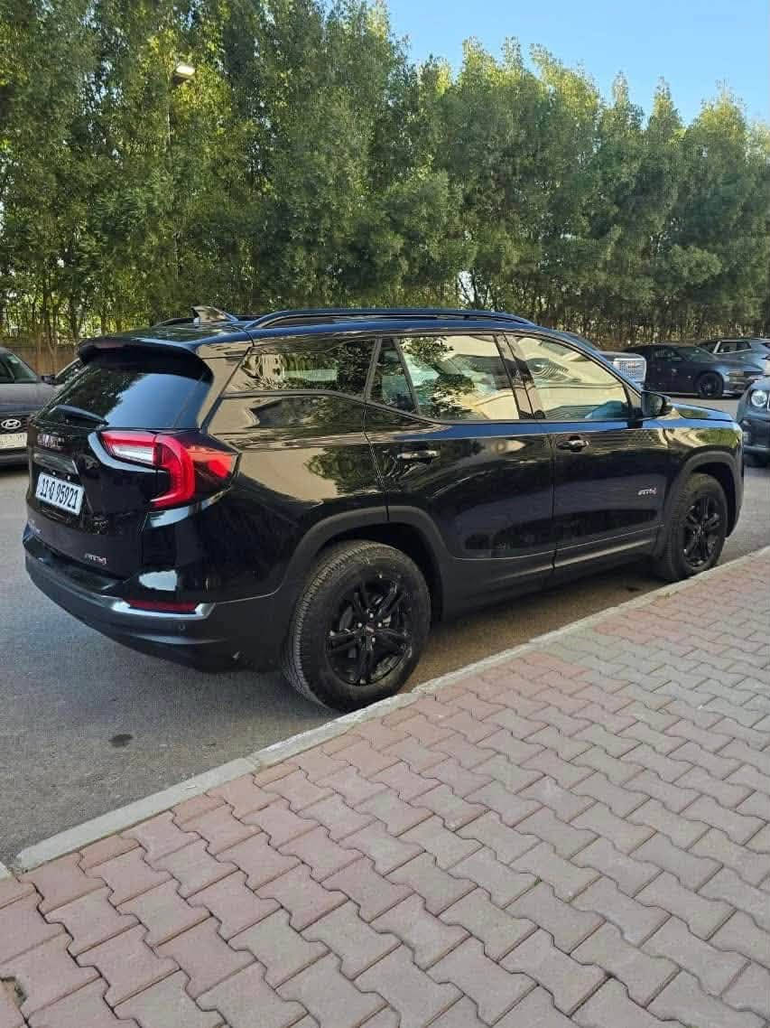 𝐆𝐌𝐂 𝐓𝐄𝐑𝐑𝐀𝐈𝐀-2022- AT4

‎جي ام سي تيران AT4 موديل : 2022

‎اللوان : اسود . 
  المسافة : 10000 mi بعدها زيرو

‎حجم المحرك : 1.5L TURBO (4،سلندر)

حرة مشروع وطني رقم بغداد تحويل ثاني يوم

‎المواصفات : AT4
 
‎فول فول مواصفات 𝟏/𝟏

‎داخل اسود جلد
‎فتحة سقف بانورما
‎داتــــاشــــو
‎شـــاشـــة الكتـــرونـــي 
‎بصمة تشغيل
‎ابواب بصمة
‎تشغيل عن بعد (𝐑𝐄𝐌𝐎𝐓𝐄 𝐒𝐓𝐀𝐑𝐓)
‎شحن وايـــر لـــيس 
‎شاشة دشبول ديجيتال
‎سستم سماعات (𝐁𝐎𝐒𝐄)
‎كامـــيرا
‎هاند بريك بصمة
‎اوتو هولد (𝐀𝐔𝐓𝐎 𝐇𝐎𝐋𝐃)
‎اوتو ستارت (𝐀𝐔𝐓𝐎 𝐒𝐓𝐀𝐑𝐃)
‎اوتو ستوب (𝐀𝐔𝐓𝐎 𝐒𝐓𝐎𝐏)
‎رادار°𝟑𝟔𝟎
‎رادار امامي (تحديد مسار)
‎رادار جانبي  (نقاط عمياء)
‎رادار خلفي (التحذير من الاصطدام)
‎حساسات°𝟑𝟔𝟎
‎حساسات امامي
‎حساسات جانبي 
‎حساسات خلفي 
‎نظام : 𝐄𝐂𝐎
‎نظام : 𝐍𝐎𝐑𝐌𝐀𝐋
‎نظام : 𝐒𝐏𝐎𝐑𝐓
‎كشنات جلد 
‎كشنات كهربائي
‎كشنات خزن+ميموري 
‎كشنات هيتر
‎تحكمات استيرن 
‎استيرن هيتر
‎تبريد مركزي 
‎فورويل (𝐀𝐖𝐃)
‎لايتات 𝐋𝐄𝐃 ليد عدسة زينون بيلادي
‎بيلاجكتور 𝐋𝐄𝐃 ليد بيلادي
‎بكلايتات 𝐋𝐄𝐃 ليد بيلادي
‎ويل كروم

‎ 
وبعد هواية مواصفات …
مواصفاتها مثل مواصفات الـ دينالي 

مكان السيارة بغداد 

السعر 180

‌‏ ‎تفاصيل اكثر الاتصال علی ارقام التاليه 

‌‏ 
*********** ☎️
