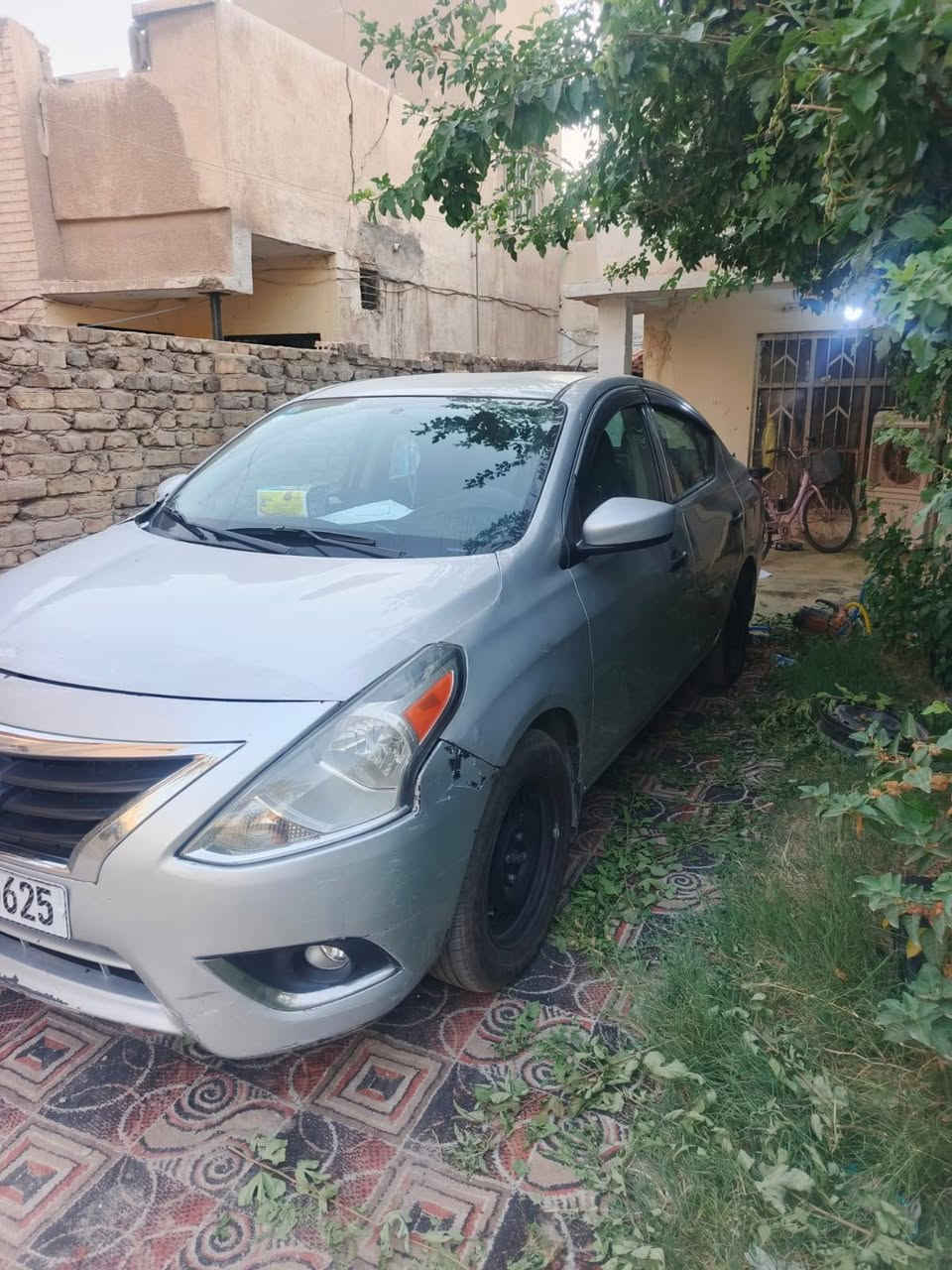 السلام عليكم
نيسان فيرسا موديل 2019
للبيع او مراوس الانترا السيارة مرتبة بيها فقط ملاحظات بل بدي
رقم خصوصي بغداد
ماشية 111 الف تبريد خير من الله 
السعر 90بيها مجال للشراي
***********

