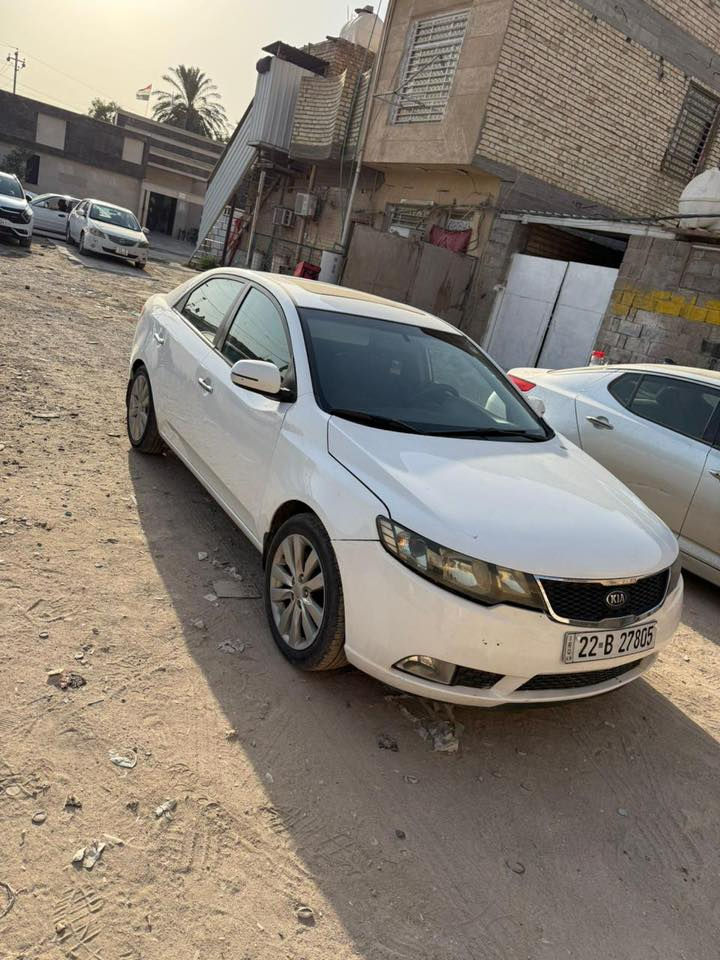 سلام عليكم للبيع كيا سيراتو موديل 2011 خليجي  محرك 1600دوش محرك كير تبريد حداديه كفاله سياره فول مواصفات رقم اربيل جديد سنويه مجدده سياره جديده سعر 93$ بيها مجال ***********/عنوان المنصور & الكرادة
