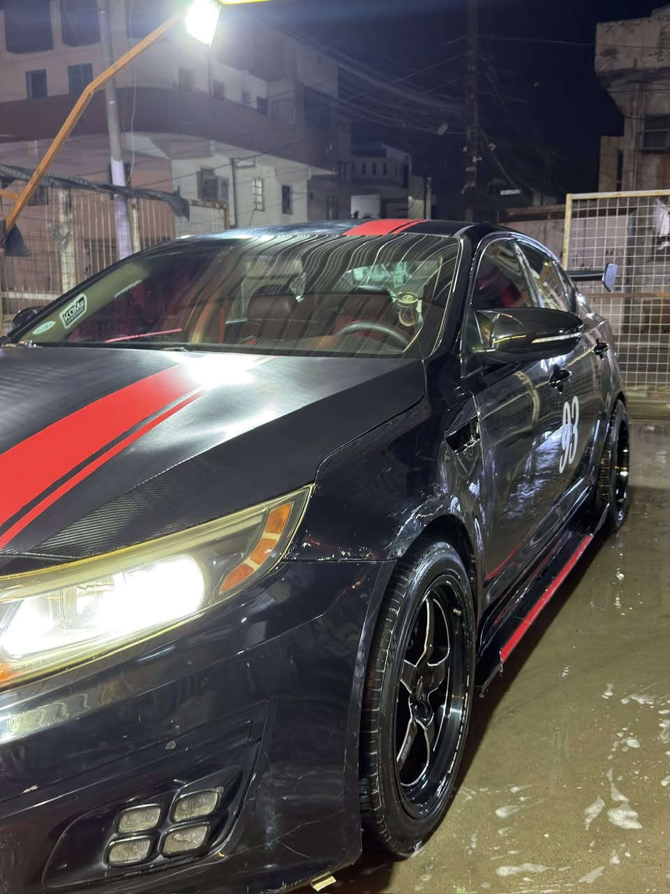 السلام عليكم 

اوبتما ٢٠١٥ للبيع  ***********
السياره ابيعا مصبوغا حزام الحادث من امريكا حالوب وباقي على حالته مبين شي قليل حته نكون واضحين وصريحين من البداية 
السياره GDI
دبات كورسا زوج اصلي الصوت طرب للاخير وبها بوابات 
البنيد مغلف كاربون الياف اصلي 
ويل ويلد اصلي 
الحشوه مال مكينه كلها مبدله بشي اصلي وكلها بيها بطايق ضمان يعني انسى المكينة 
الكير بحاله جداا ممتازه وما مفتوح 
تبريد ثلاجة متكدر تشغله من البرودة البي 
دوشمة جديده بلون الاحمر والاسود 
سبايدر سعره ١٥٠$  مشدود عليه 
دوس جانبيه هم 
فتحات صالنصة نيكل اسود اصلي 
السياره صدرها ٧٠٪؜ 
عارضها ١٠٠ وبيها مجال 
***********
