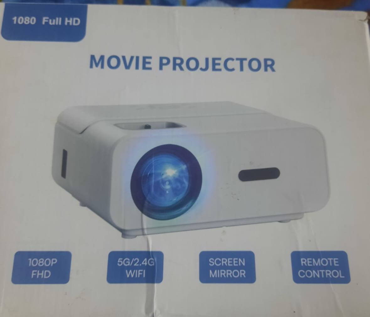 للبيع مكاني بابل ماكو توصيل سعر 80 هذا الجهاز هو جهاز عرض أفلام   (Movie Projector)، ومواصفاته الرئيسية هي::
الدقة: 1080 بكسل Full HD.
الاتصال: يدعم شبكات واي فاي 5G/2.4G.
الميزات: خاصية مرآة الشاشة (Screen Mirroring) وجهاز تحكم عن بعد.1080 Full HD: 1080 عالي الدقة بالكامل
MOVIE PROJECTOR: جهاز عرض أفلام
1080P FHD: دقة 1080 بكسل عالية الدقة بالكامل
5G/2.4G WIFI: واي فاي 5 جيجا هرتز/2.4 جيجا هرتز
SCREEN MIRROR: مرآة الشاشة
REMOTE CONTROL: جهاز تحكم عن بعد


**إذا كنت صاحب هذا الإعلان وتريد حذفه لأي سبب، رجاءا أرسل رسالة إلى الدعم الفني**