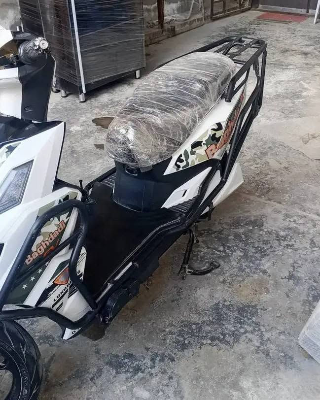 السلام عليكم دراجه شحن للبيع نقصها بطاريات سعر 700 بطارياتها تعبانه فقط ***********
