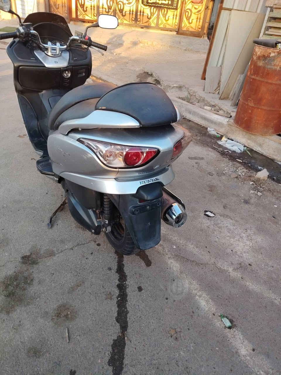 سلام وعليكم 08لبيع بصمه دراجه جديده مفتوحه السعر 1250وبيه مجال لشراي يتصل رقم ***********عنوان بغداد حي القاهرة
