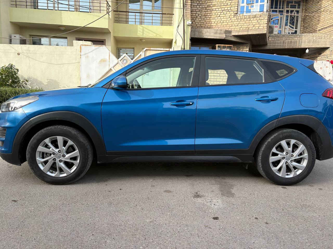 توسان وارد امريكي محرك ٢٠٠٠ موديل ٢٠١٩ ماشية ٨٧ الف ميل مكانهة كفاءات السيدية الاتصال او المراسلة (واتساب) على الرقم *********** ضربتهة موضحة بالصورة السعر ١٦٠ $
