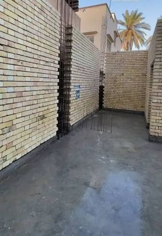 سلام عليكم من رخصت المدير خلفة بناء كاعد هسه وشغلي الله شاهد رب النضافة
***********
