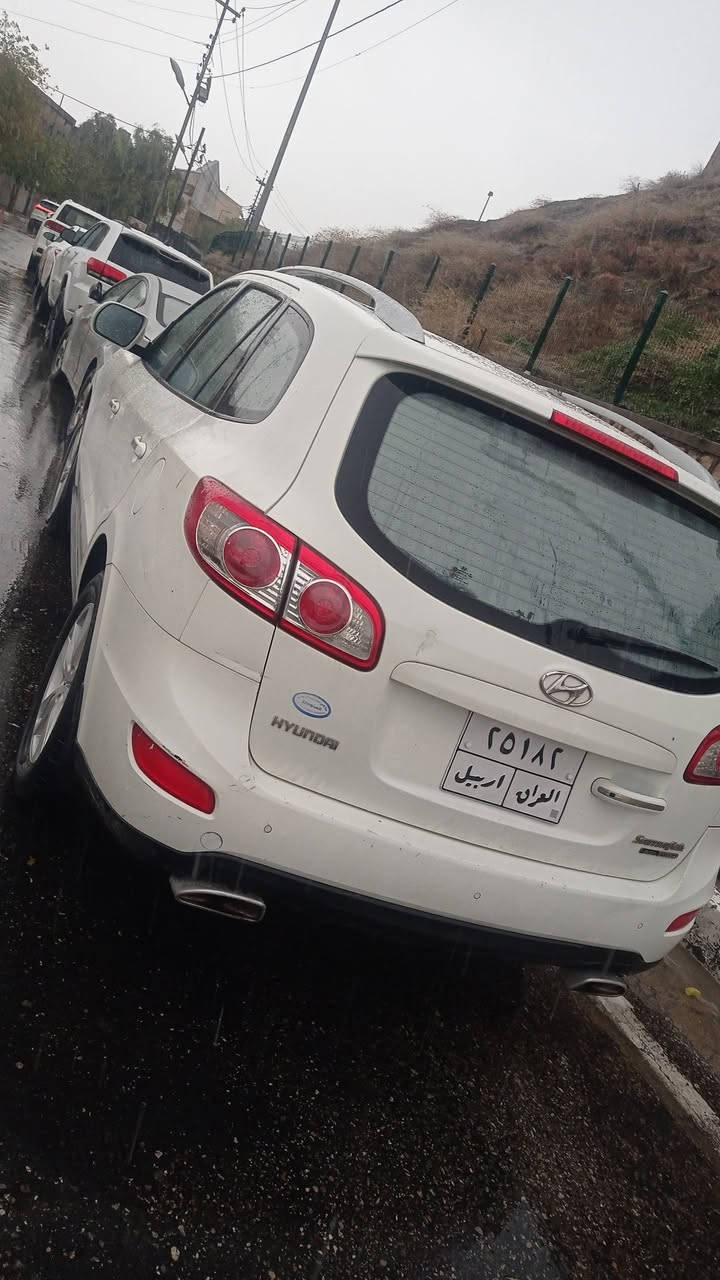 Santafe 2010
سنتافي 2010 خليجي ٧ راکب رقم اربيل محرك ٣٥٠٠ 6 سلندر فول مواصفات السيارة ٣ قطع تبريد فتحة سقف - تبريد  كشنات كهرباء تحكم ستيرن اشارات بالمري الجانبية كفالة عامة كير و محرک و بدون صبغ  وجاهزة السيارة ماشي 225 الف
سعر ١٦٢ ورقە
مکان اربيل 
***********
