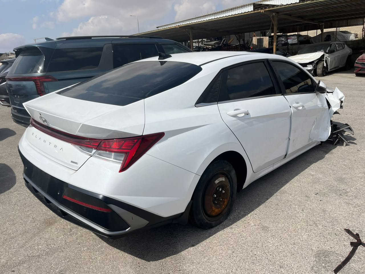 النترا موديل 2024لمتتد 
هايبرد
فول موصفات وداخل ابيض 
ماشيه8الف سياره كلش حلوه 
حادث كما موضوح بصور
حاليا بالحره يمكن ادخالها بكتاب الشهداء 
أو حره بسمك 

السعر 119

مكاني بغداد 

***********
