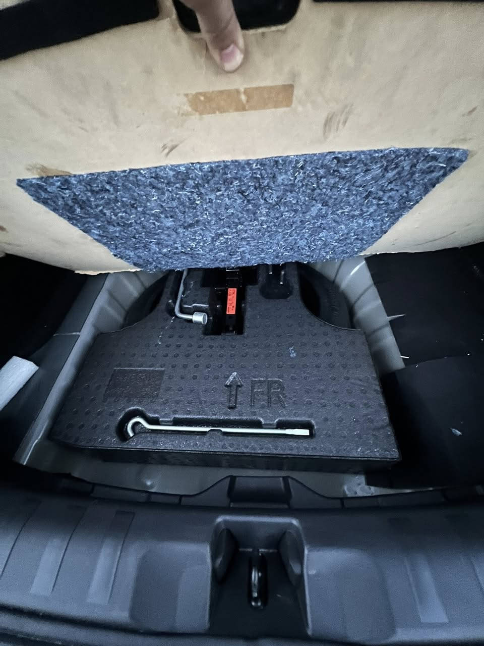 سلام عليكم شباب متاح نيسان ككس  موديل 23سمنتي ظرر جاملغ وربع باب بدون دواخل بجم سليم كاتي تترقم شمالي فقط مكاني كركوك السعر 145 وبيهة مجال ***********
