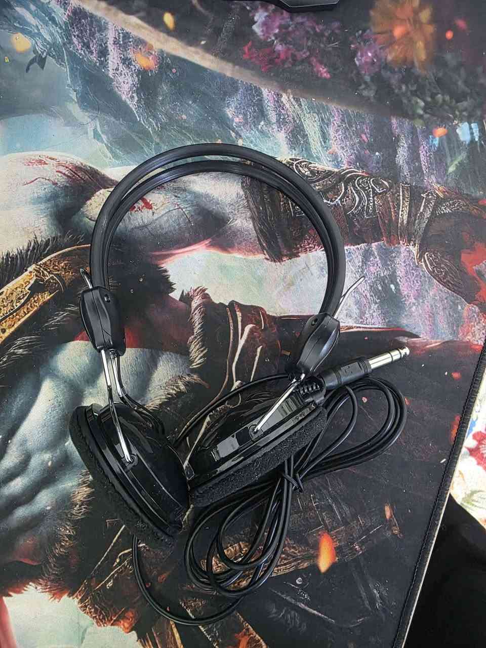 س
ماعه نوعيه ممتازه وعزل قوي المدخل طلقه مثل مموضح بصوره ب١٠ 
***********
