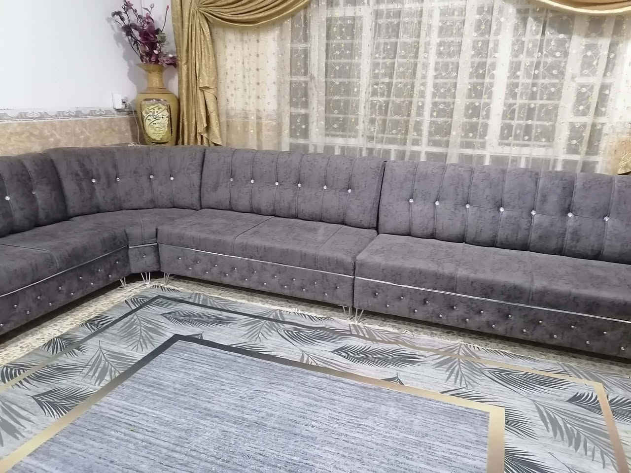 ديوان ٩ متر و٢٠سم خشب عراقي ثقيل دوشمة جديدة شرط القماش والخشب والاسفنج إكسترا السعر ٤٠٠ الف للإستفسار على الرقم *********** و*********** موصل الحدباء
