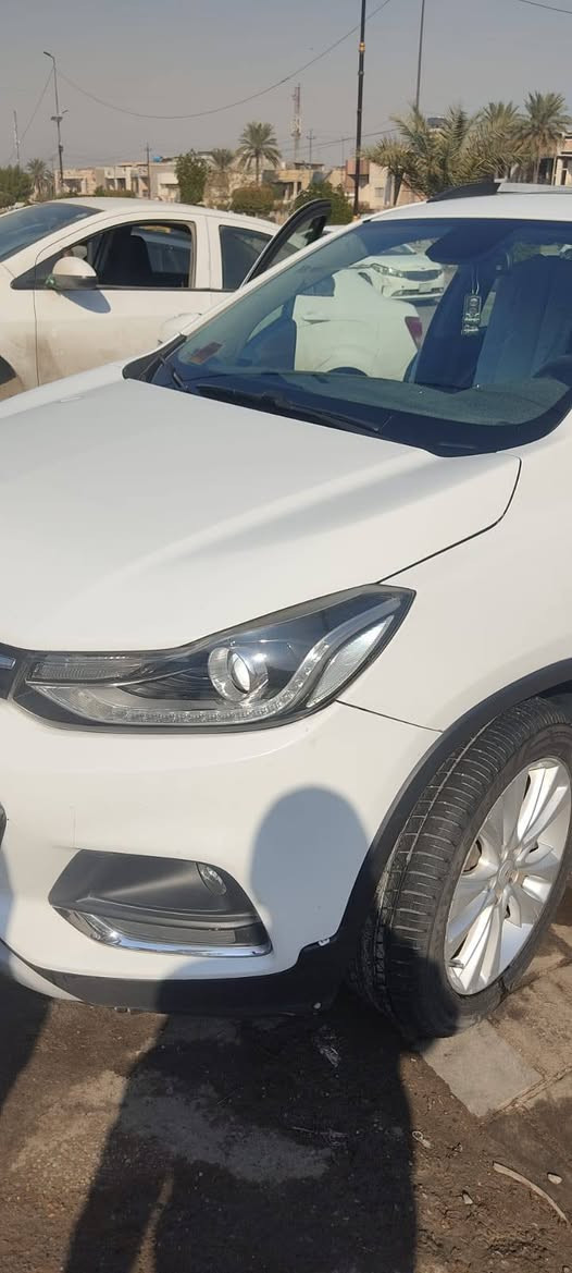 تراكس خليجي بريميرا فوووول مواصفات وكالة شركة المنصور 2018
بااسمي شخصيآ ماشية قليل جدآ 51 الف كيلو 
محرك حجم 1800 
بصمة تشغيل 
وبصمة ابواب 
تشغيل عن بعد 
فتحة سقف 
اشاير بالمري 
تحكمات بالستيرن 
ابل كار 
بعد بيها مواصفات 
سعرها جدآ مناسب 
اتصل او راسل واتساب 
***********
