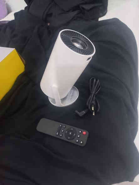 لسلام عليكم ورحمة الله وبركاته 
داتا شو 
الأصلي 
ينربط على الموبايل واي برنامج تدخله من خلال الموبايل يعرضه الك الداتا شو 
الوضوح جدا عالي
شرط الفحص 
السعر خاص او من خلال الرقم 
***********
