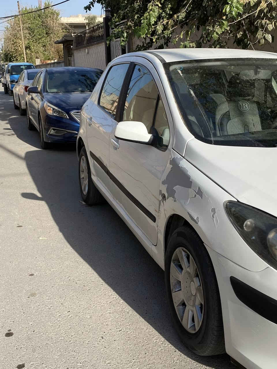 بيجو فرنسي موديل ٢٠٠٦ ٣٠٧ سيارة جاهزة بيها قطع متفرقة تنباع حزام محرك گير شرط شاشة ايباد سماعات جدد كهربائيات جديدة نوزلات بلكات جدد مكانها موصل سعرها ٥٥ ورقة 
رقم تلفون ***********
