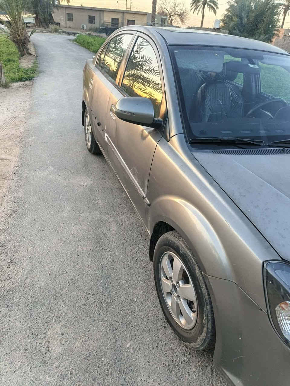 السلام عليكم 
كيا ريو 2011 خليجي للبيع رقم بغداد
محرك 16 كير محرك مكفول تدفئة تبريد تخم تاير 
السيارة بيها جراد لغد شاصي تكم مكفولة 
السعر 79 وبيها مجال 
العنوان بغداد 
مكلف بالنشر رقم صاحب السيارة 
***********
***********
