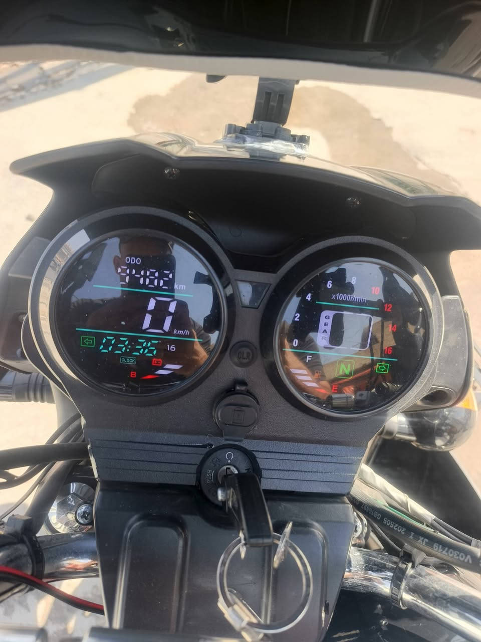 السلام عليكم  دايوان موديل 2026 بس مذكوره بالسنويه 2025
#سعره 2.450 وبيه مجال بصيط 
 الدراجه برغي ما مفتوح منه  شوفت العين الدراجه كلشي  شغال بيه  كهربائيات الكيج البانزين والكيلو متر  كله شغاله تايرات نضيفالت الخلفي جديد شاده محرك 200cc  لايتات اضافيه شادله 
رقمي *********** بي واتساب رقم انكليزي  لوحات 2اسويج سجينه 2 جيب فيتر وتعال افحص وديه ما يعجبك افحصه
