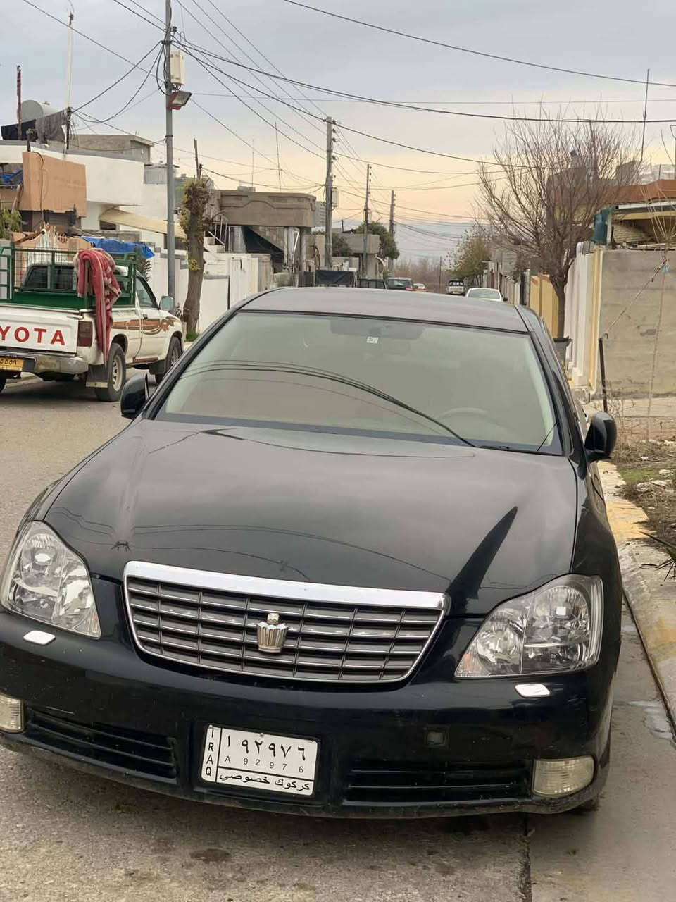 بەناوی خوای گەورە.
توێتا کراون شاهینە ٢٠٠٧ بڕاوە ڕەش  سویچ گێڕ گەورە مەکینە بچوک ئاڵتونی بازاڕ ناو رەساسی  سێدوگمە گێڕ ومەکینە بەشەرتی ١٠٠ فیتەر  تەقەوڕەقە بەشەرت کارەبایی هەمو گیانی بەشەرت تەبرید سارد و گەرم بەشەرت شاشە و لەمس بەشەرت کونی گەرمی گیراوە برێک بەستراوە جامی پێش و پشتی هەڵگیراوە ڕۆنی مەکینە و هایدرۆلیکی گێڕ و تەنانەت سیوەیلی ئەکسلیش گۆڕدراوە سەیارەیەکی هەتا بڵێی پاک و بێمەسروفە. دەعم و لێدراوی بەشەرت سەقف و حیزام و کەڤەر گۆڕان بەشەرت  سەیارەیەکی هەتا بڵێی ماڵی دۆستە کامل مەسروف کراوە قیست و قەرز و گۆڕینەوەم نیە تەنها فرۆشتنە خوار هەمو بازاڕ بە تەحەدداوە نرخ ٤٠ گەڵا و معامەلەیەکی برایانە 

شوێن:هەڵەبجەی شەهید
ژمارەی موبایل ڤایبەرو وەتسئەپی لەسەرە :***********
