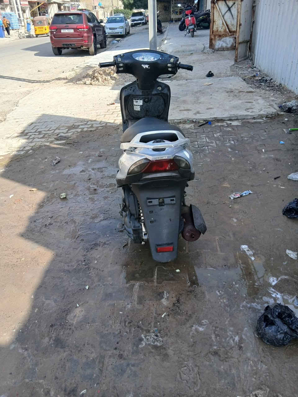 سلام عليكم ماكس ١٤٠ للبيع نضيفه ابلاديه كفرات ومكينه  سلف هندر ب٤٠٠ وبيه مجال ***********2
