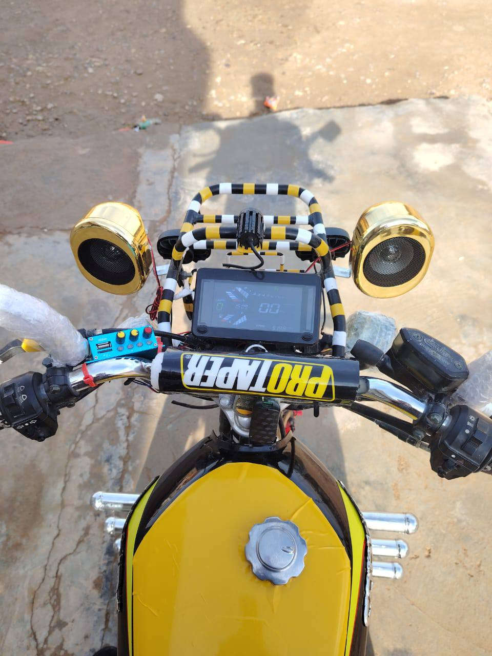 سلام عليكم
دراجه2024 سيفان للبيع محرك كبس شرط ممفتوح كهربائيات كله شرط السعر 650وبي مجال مكاني بيجي 
*********** واتساب
