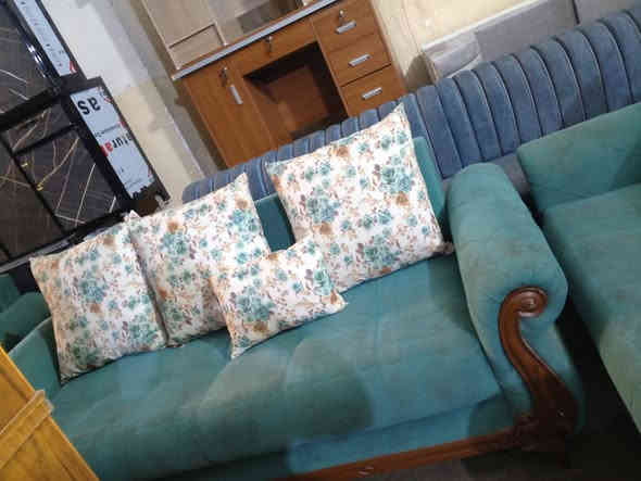 معرض تكريت للاثاث المنزلي للجمله والمفرد
تخم شغل حطاطه 6 قطع 11 مقعد معه كوشات نضافه فول وبسعر مناسب مبي اي شي اخو لجديد عنوان لمعرض 
تكريت شارع الزهور لحولي مقابل مدرسه كنوز لهليه مجاور مجمع رداد للنشائيه محل ابو عبد الله 🥰🌹 

للاستفسار اكثر تصال على الرقم الهاتف او مراسله ع واتساب 
***********
*********** واتساب
