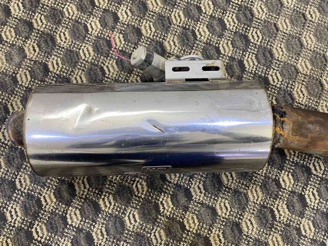 للبيع أغراض BMW E30 تفصيخ:
1️⃣ فتحة سقف حديد أصلية

كاملة ويا السكك ويا الماطور الأصلي شغال

السعر: 225 ألف وبيه مجال

2️⃣ اكزوز رياضي نوع HT بوابه ريمونت ريموت يتبرمج واحد ب 10 الف 

الحالة: شغال ونظيف

السعر: 150 ألف

المكان: النجف

للاستفسار اتصال أو واتساب

***********
