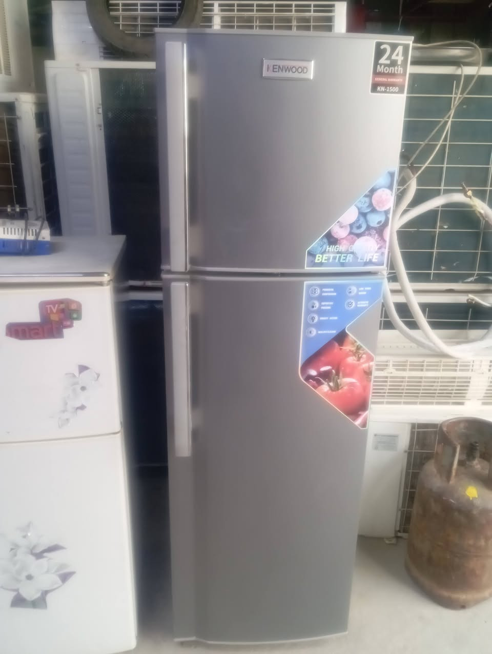 ثلاجه حجم وسط نظافه تامه 180 سعره
***********. الرمادي قرب شارع فاكره
