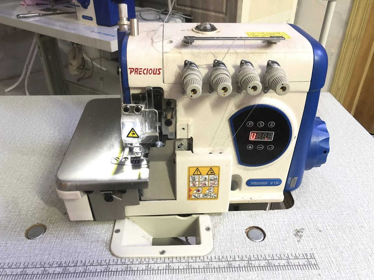 اسلام عليكم عندي اثنين مكاين وحده خياطة والثانية اوفر كلشي اموضح كدامكم الشركة ونظافتهن تجي تخاذهن من البيت كلش نضايفات سبب البيع ما محتاجهن انطيني سعرك واني ارد عليك لا تكسر ابحلال الناس حرام. ***********
