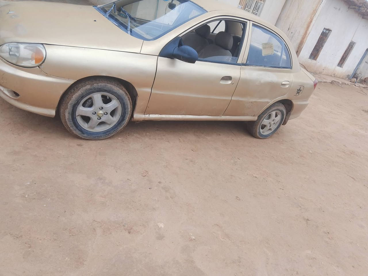 سعر ٣٨ وبيها مجال 
كيا ريو م 2000 سياره خير من الله 
محرك وكير نضفه فول
كهرباية كله شغال  تدفه تبريد 
بيها بس ضرب بل باب خلفي 
رقم نكليزي شرط تحويل 
مكاني شهربان اطراف مياح ***********
