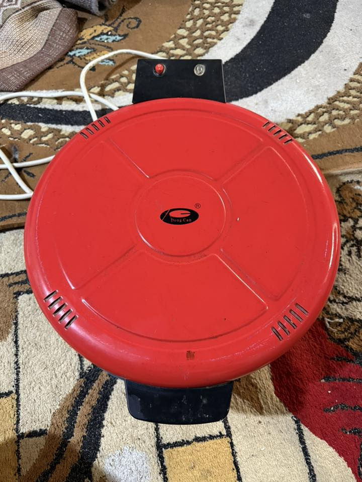 تنور خبز للبيع نضيف عل فحص سعره 35 الف مكاني البلديات (***********) (***********)
