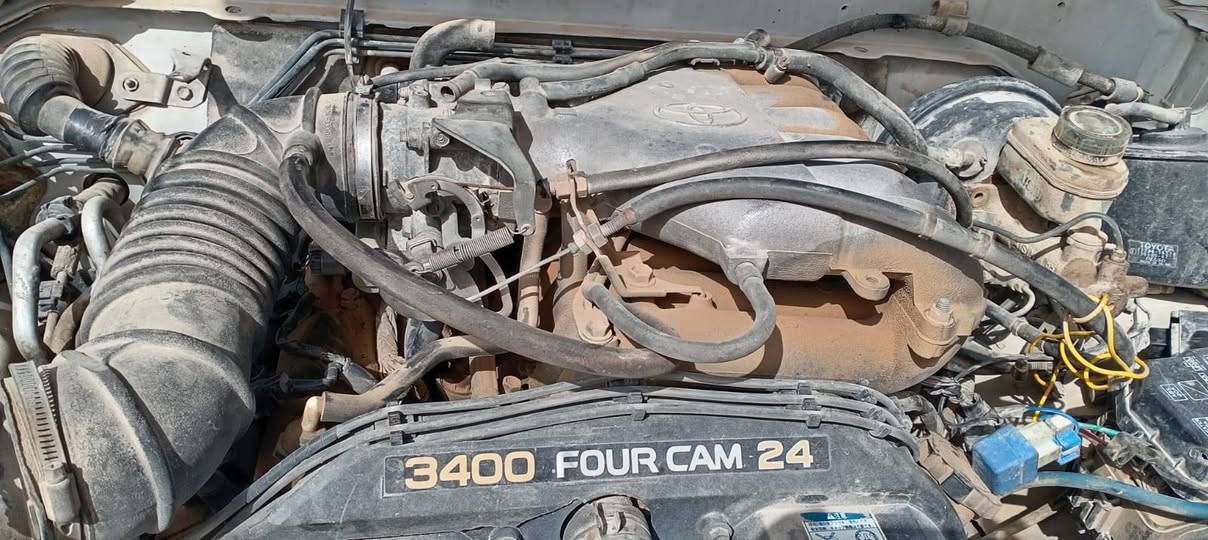 للبيع مستعجل تويوتا برادو موديل 2000  محرك وكير جديد مال حاويه كهرباياته كله شغاله رقم أربيل القديم ماعندي وكالة الي يريد يداور يخلي معقب ويكملها اله ماتكلفك 400 الف ابيعه بدون راعي 55 وبيه مجال مكاني كربلاء حي التحدي *********** بي واتساب
