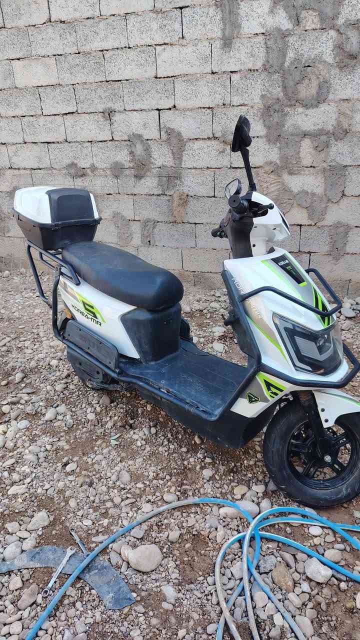 السلام عليكم دراجه شحن سكنس ٢٠٢٥ دراجه ٤ نمر خير من الله نضيفه سرعتها 99 السعر ٨٢٥ وبيه مجال مكاني ديالئ مندلي رقم ***********
